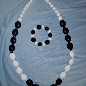 Black and white necklace and bracelet